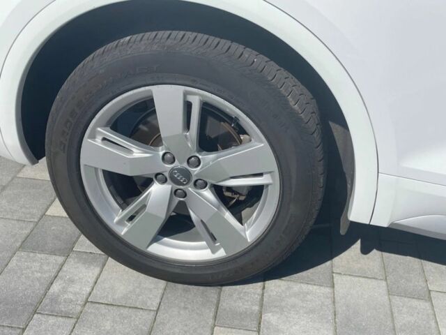 Белый Ауди Ку 5, объемом двигателя 2 л и пробегом 111 тыс. км за 16400 $, фото 6 на Automoto.ua