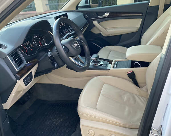 Ауди Ку 5 2020 в Василькове на Automoto.ua Белый Ауди Ку 5, объемом двигателя 1.98 л и пробегом 70 тыс. км за 27400 $, фото 18 на Automoto.ua