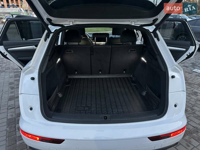 Білий Ауді Ку 5, об'ємом двигуна 2 л та пробігом 119 тис. км за 25700 $, фото 31 на Automoto.ua