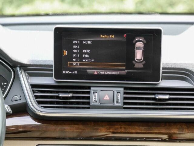 Белый Ауди Ку 5, объемом двигателя 2 л и пробегом 44 тыс. км за 10700 $, фото 7 на Automoto.ua