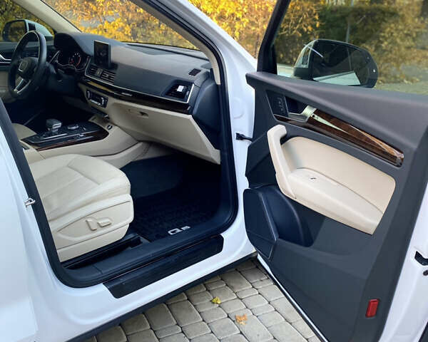 Ауди Ку 5 2020 в Василькове на Automoto.ua Белый Ауди Ку 5, объемом двигателя 1.98 л и пробегом 70 тыс. км за 27400 $, фото 32 на Automoto.ua