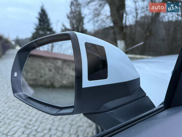 Білий Ауді Ку 5, об'ємом двигуна 2 л та пробігом 100 тис. км за 33900 $, фото 26 на Automoto.ua