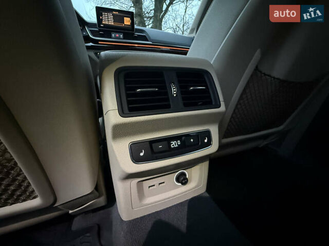 Білий Ауді Ку 5, об'ємом двигуна 2 л та пробігом 100 тис. км за 33900 $, фото 49 на Automoto.ua