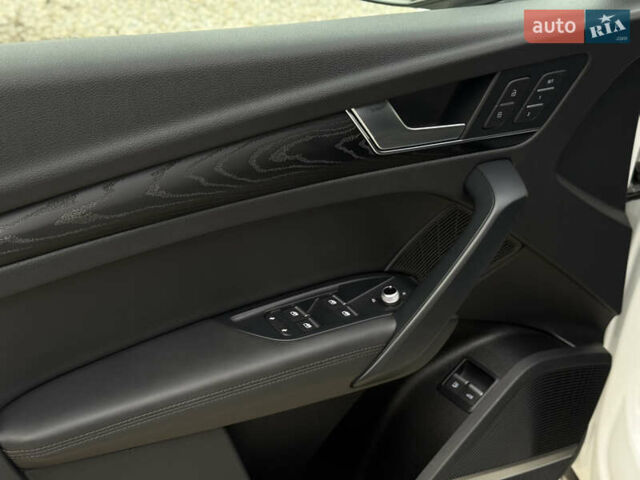 Белый Ауди Ку 5, объемом двигателя 1.98 л и пробегом 65 тыс. км за 40999 $, фото 22 на Automoto.ua