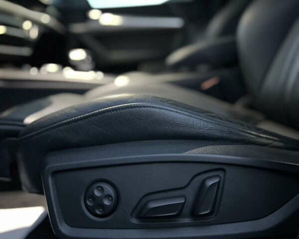 Білий Ауді Ку 5, об'ємом двигуна 2 л та пробігом 119 тис. км за 25700 $, фото 29 на Automoto.ua