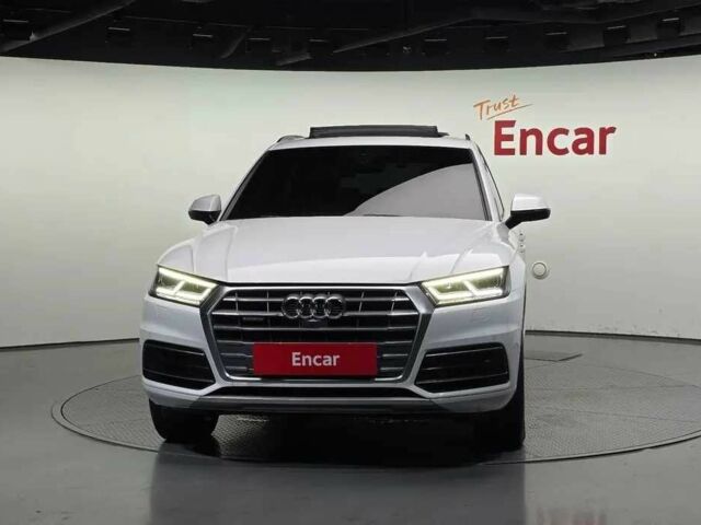 Белый Ауди Ку 5, объемом двигателя 2 л и пробегом 104 тыс. км за 19000 $, фото 2 на Automoto.ua