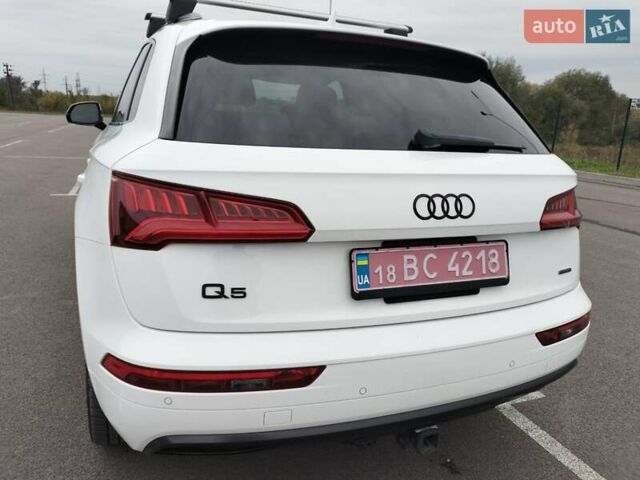 Белый Ауди Ку 5, объемом двигателя 2 л и пробегом 52 тыс. км за 30900 $, фото 3 на Automoto.ua