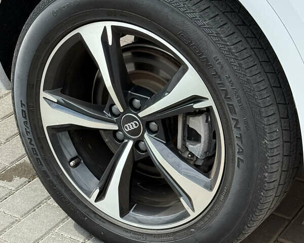 Белый Ауди Ку 5, объемом двигателя 2 л и пробегом 55 тыс. км за 26500 $, фото 59 на Automoto.ua