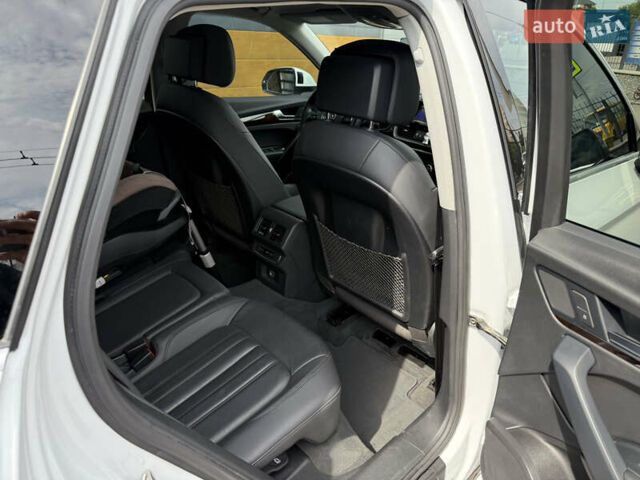 Белый Ауди Ку 5, объемом двигателя 2 л и пробегом 55 тыс. км за 26500 $, фото 41 на Automoto.ua