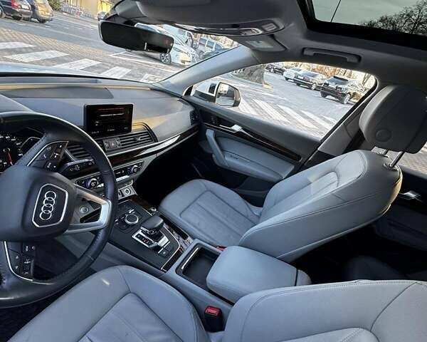 Белый Ауди Ку 5, объемом двигателя 2 л и пробегом 83 тыс. км за 29300 $, фото 19 на Automoto.ua