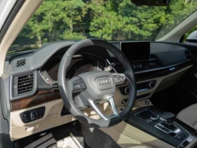 Белый Ауди Ку 5, объемом двигателя 2 л и пробегом 40 тыс. км за 15000 $, фото 10 на Automoto.ua