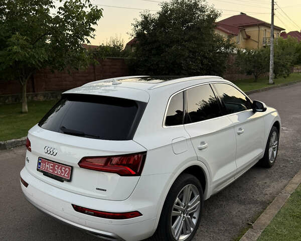 Білий Ауді Ку 5, об'ємом двигуна 1.98 л та пробігом 83 тис. км за 27500 $, фото 7 на Automoto.ua