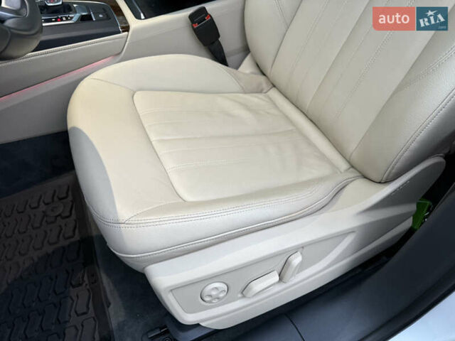 Білий Ауді Ку 5, об'ємом двигуна 2 л та пробігом 100 тис. км за 33900 $, фото 33 на Automoto.ua