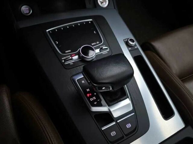 Белый Ауди Ку 5, объемом двигателя 2 л и пробегом 104 тыс. км за 19000 $, фото 6 на Automoto.ua