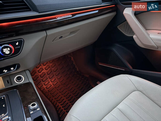 Білий Ауді Ку 5, об'ємом двигуна 2 л та пробігом 100 тис. км за 33900 $, фото 54 на Automoto.ua