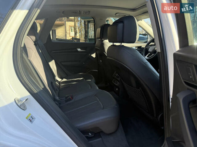 Білий Ауді Ку 5, об'ємом двигуна 1.98 л та пробігом 90 тис. км за 28500 $, фото 8 на Automoto.ua