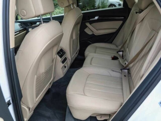 Белый Ауди Ку 5, объемом двигателя 2 л и пробегом 44 тыс. км за 10700 $, фото 9 на Automoto.ua