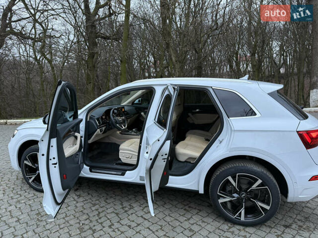 Білий Ауді Ку 5, об'ємом двигуна 2 л та пробігом 100 тис. км за 33900 $, фото 29 на Automoto.ua