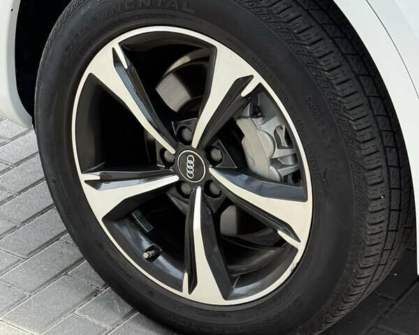 Белый Ауди Ку 5, объемом двигателя 2 л и пробегом 55 тыс. км за 26500 $, фото 57 на Automoto.ua