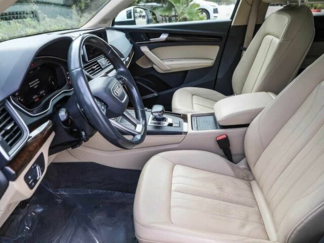 Белый Ауди Ку 5, объемом двигателя 2 л и пробегом 44 тыс. км за 10700 $, фото 6 на Automoto.ua