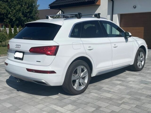 Белый Ауди Ку 5, объемом двигателя 2 л и пробегом 111 тыс. км за 16400 $, фото 2 на Automoto.ua
