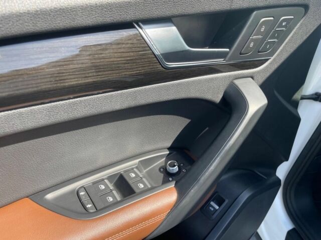 Белый Ауди Ку 5, объемом двигателя 2 л и пробегом 111 тыс. км за 16400 $, фото 10 на Automoto.ua