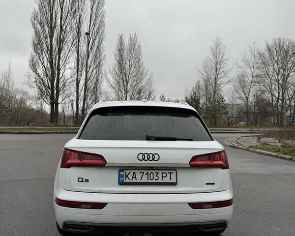 Білий Ауді Ку 5, об'ємом двигуна 1.98 л та пробігом 70 тис. км за 32500 $, фото 7 на Automoto.ua