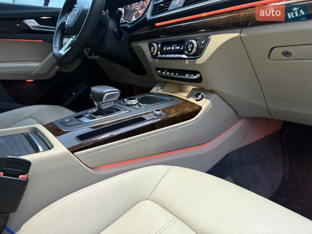 Білий Ауді Ку 5, об'ємом двигуна 2 л та пробігом 100 тис. км за 33900 $, фото 52 на Automoto.ua