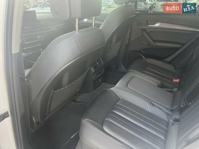 Белый Ауди Ку 5, объемом двигателя 2 л и пробегом 128 тыс. км за 27900 $, фото 12 на Automoto.ua