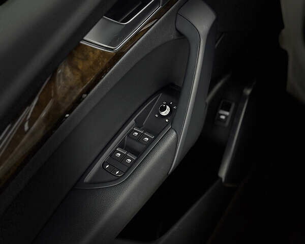 Білий Ауді Ку 5, об'ємом двигуна 1.98 л та пробігом 180 тис. км за 24399 $, фото 17 на Automoto.ua