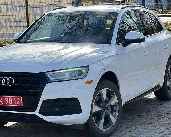 Белый Ауди Ку 5, объемом двигателя 1.98 л и пробегом 77 тыс. км за 25900 $, фото 3 на Automoto.ua