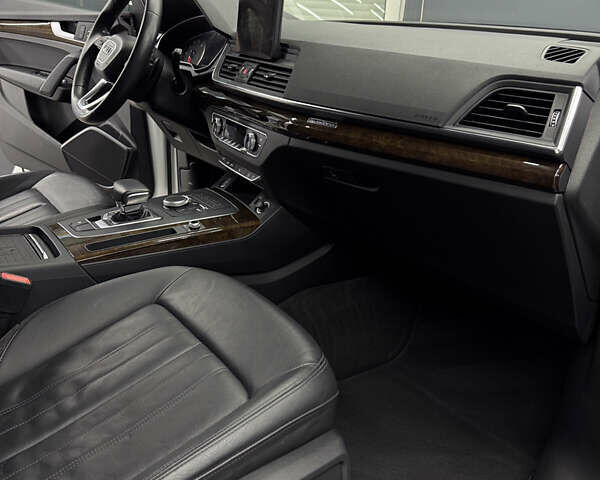 Білий Ауді Ку 5, об'ємом двигуна 1.98 л та пробігом 180 тис. км за 24399 $, фото 25 на Automoto.ua