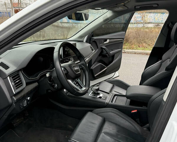 Білий Ауді Ку 5, об'ємом двигуна 1.98 л та пробігом 70 тис. км за 32500 $, фото 13 на Automoto.ua