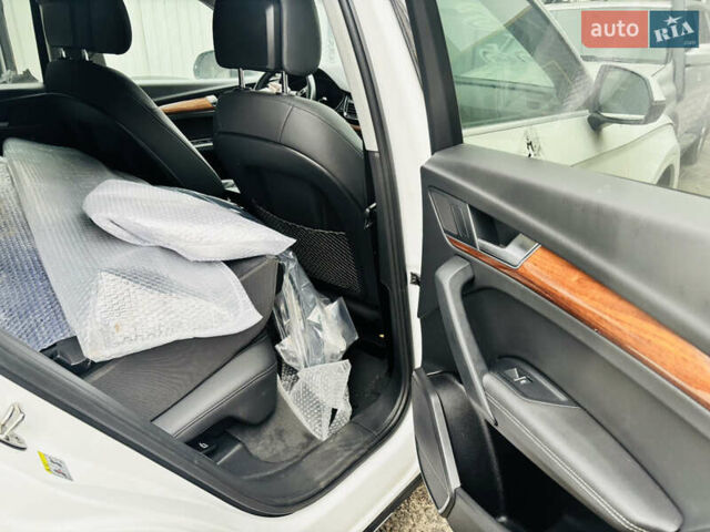 Білий Ауді Ку 5, об'ємом двигуна 2 л та пробігом 136 тис. км за 22500 $, фото 8 на Automoto.ua