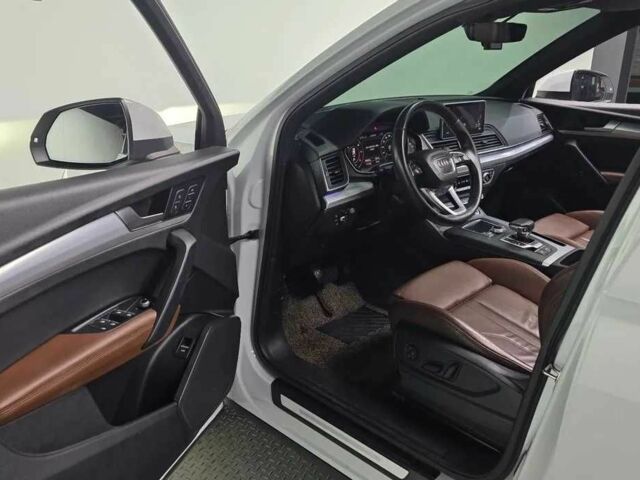 Белый Ауди Ку 5, объемом двигателя 2 л и пробегом 104 тыс. км за 19000 $, фото 8 на Automoto.ua