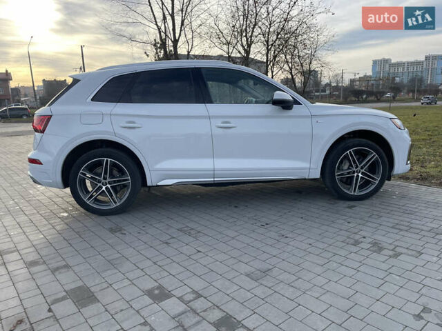 Белый Ауди Ку 5, объемом двигателя 2 л и пробегом 56 тыс. км за 38400 $, фото 4 на Automoto.ua