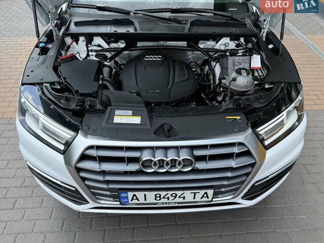 Белый Ауди Ку 5, объемом двигателя 2 л и пробегом 55 тыс. км за 26500 $, фото 56 на Automoto.ua