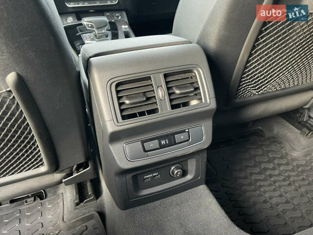 Белый Ауди Ку 5, объемом двигателя 2 л и пробегом 56 тыс. км за 38400 $, фото 29 на Automoto.ua