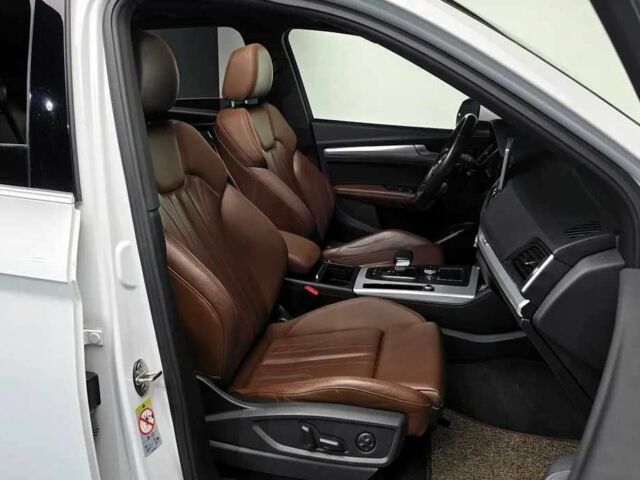 Белый Ауди Ку 5, объемом двигателя 2 л и пробегом 104 тыс. км за 19000 $, фото 7 на Automoto.ua