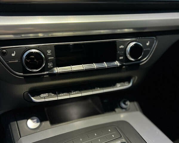 Білий Ауді Ку 5, об'ємом двигуна 2 л та пробігом 119 тис. км за 25700 $, фото 26 на Automoto.ua