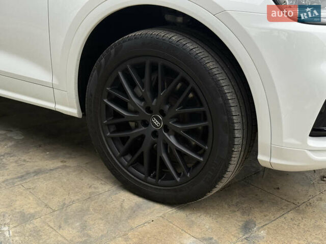 Белый Ауди Ку 5, объемом двигателя 1.98 л и пробегом 65 тыс. км за 40999 $, фото 7 на Automoto.ua