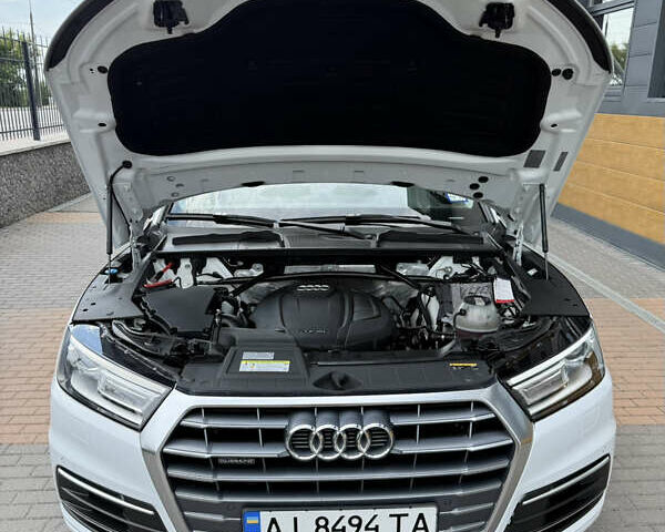 Белый Ауди Ку 5, объемом двигателя 2 л и пробегом 55 тыс. км за 26500 $, фото 55 на Automoto.ua