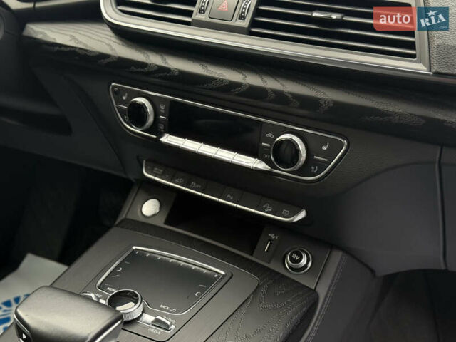 Белый Ауди Ку 5, объемом двигателя 1.98 л и пробегом 65 тыс. км за 40999 $, фото 12 на Automoto.ua