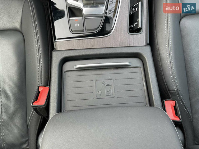 Белый Ауди Ку 5, объемом двигателя 2 л и пробегом 56 тыс. км за 38400 $, фото 28 на Automoto.ua