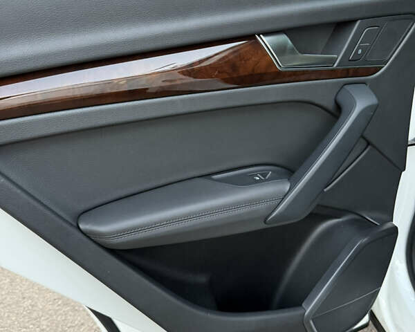Білий Ауді Ку 5, об'ємом двигуна 1.98 л та пробігом 83 тис. км за 27500 $, фото 10 на Automoto.ua
