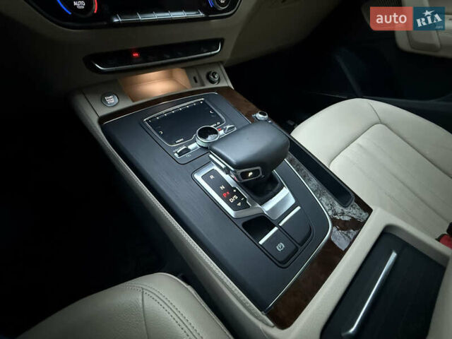 Білий Ауді Ку 5, об'ємом двигуна 2 л та пробігом 100 тис. км за 33900 $, фото 36 на Automoto.ua