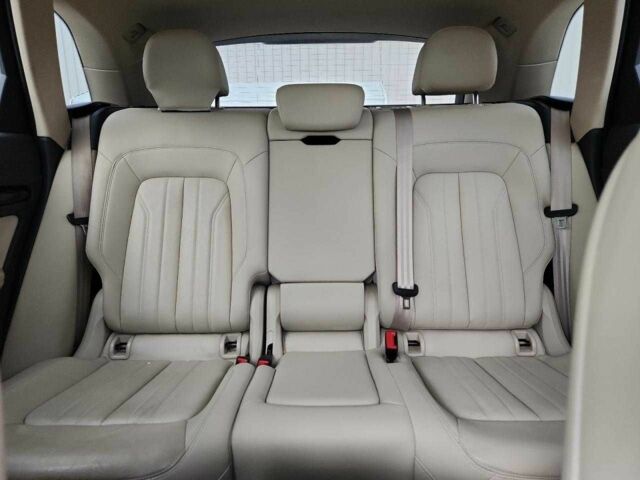 Белый Ауди Ку 5, объемом двигателя 0 л и пробегом 49 тыс. км за 7000 $, фото 9 на Automoto.ua