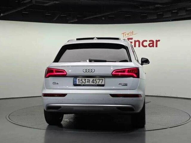 Белый Ауди Ку 5, объемом двигателя 2 л и пробегом 104 тыс. км за 19000 $, фото 3 на Automoto.ua