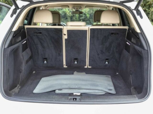 Белый Ауди Ку 5, объемом двигателя 2 л и пробегом 44 тыс. км за 10700 $, фото 10 на Automoto.ua