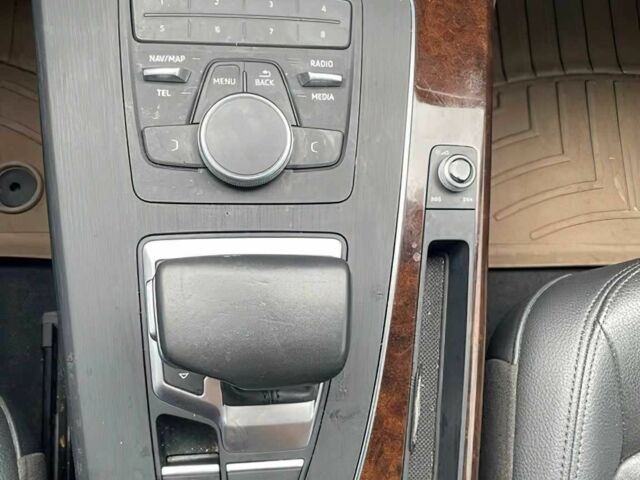 Белый Ауди Ку 5, объемом двигателя 2 л и пробегом 39 тыс. км за 19900 $, фото 8 на Automoto.ua